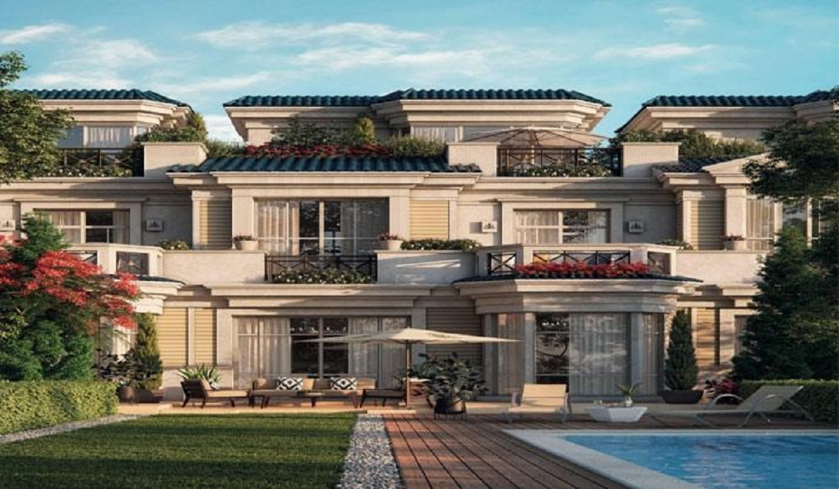 Town house for sale in Mountain view in New cairo