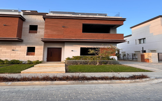 Ready to move Twin House for sale in Azzar 2 New Cairo