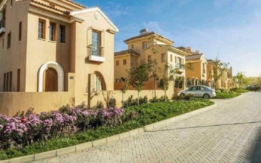 Luxury Town house for sale in Hyde Park New Cairo