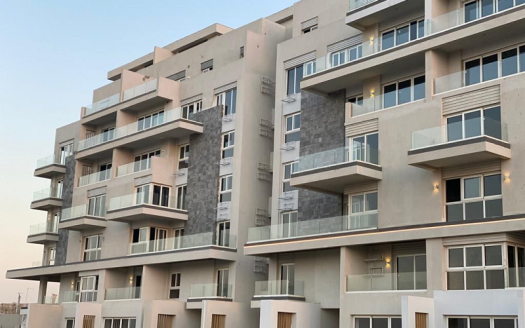 Apartment with garden for sale in Mountain view New Cairo