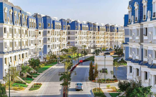 Ivilla with roof for sale in mountain view hyde park New Cairo