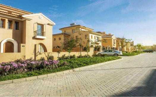 Luxury town house for sale Hyde Park New Cairo