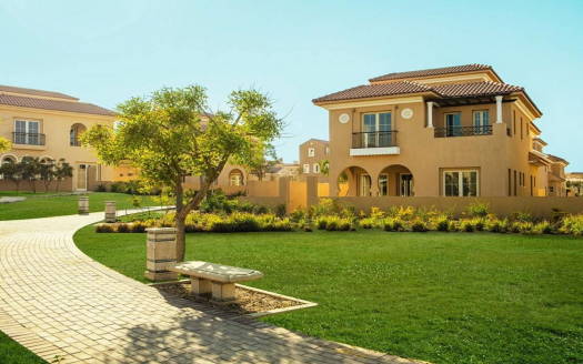 Luxury town house for sale Hyde Park New Cairo
