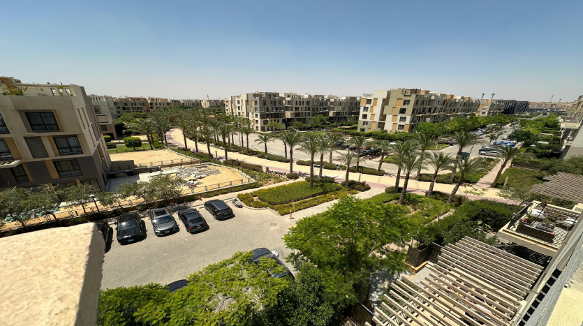 Delivered Duplex with roof and semi finished in Eastown in New Cairo