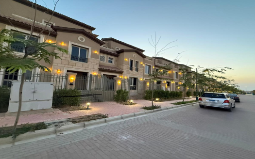 Delivered Townhouse for sale in La vista City New Cairo