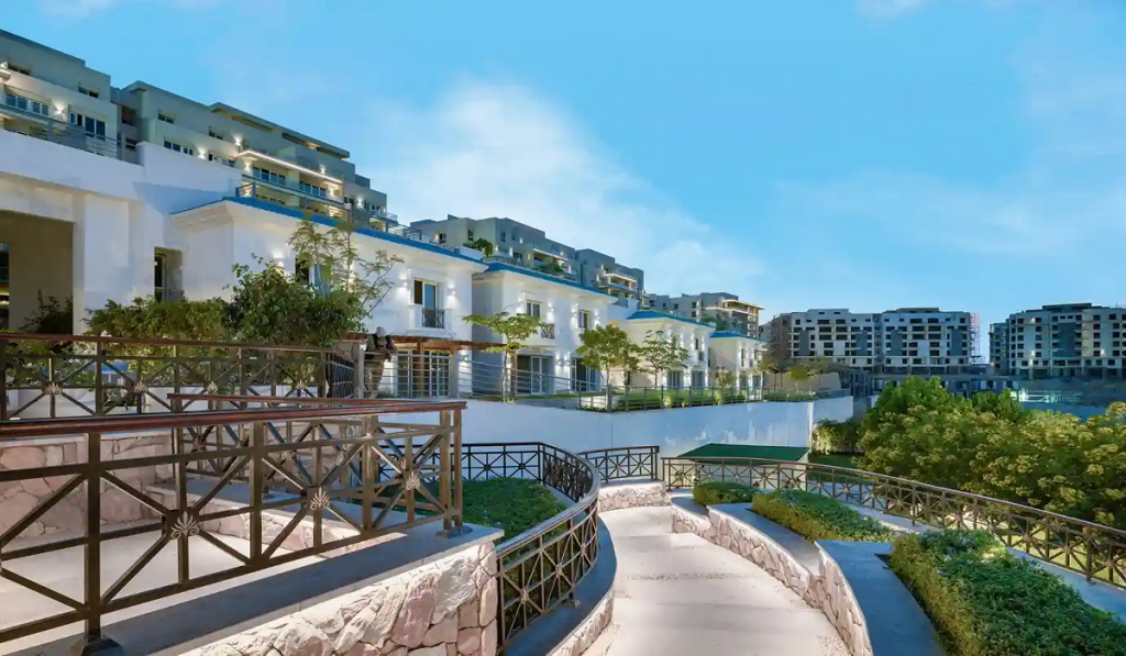 Lagoon Apartment for sale in Mountain view icity New Cairo