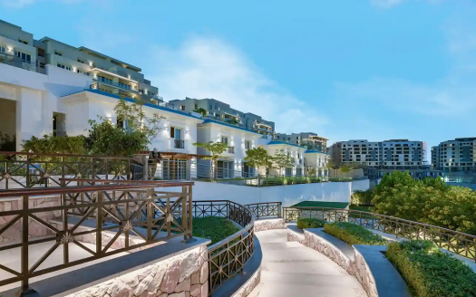 Lagoon Apartment for sale in Mountain view icity New Cairo