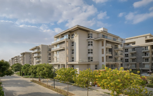 Lagoon Apartment for sale in Mountain view icity New Cairo